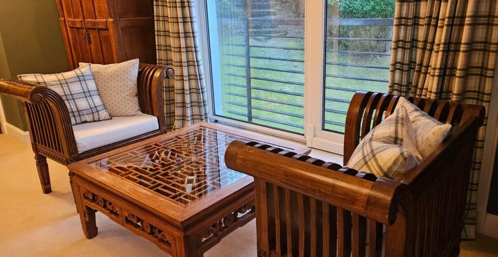 Castle Suite Japanese Table
