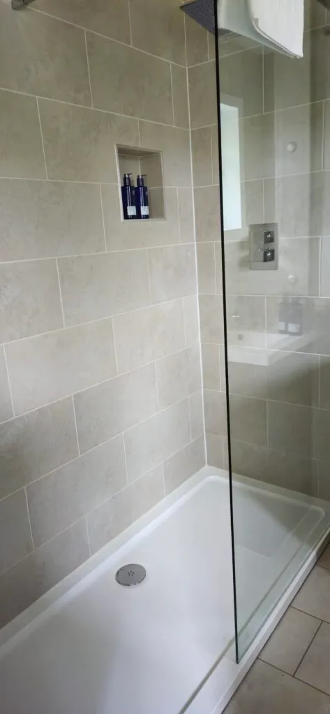Newton Suite Shower